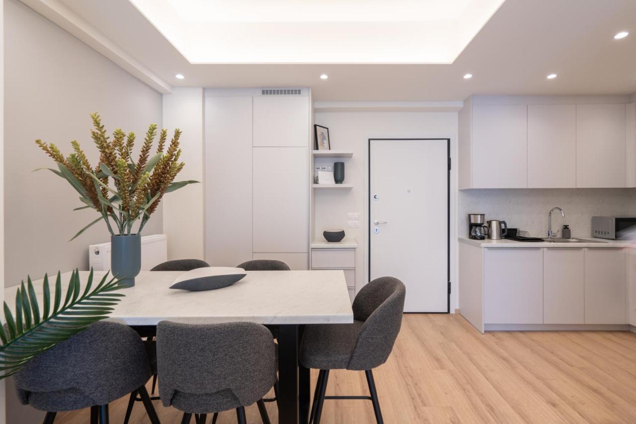 Newly Renovated 2 Bedroom Apartment, 5Min To Metro Athens Exterior photo