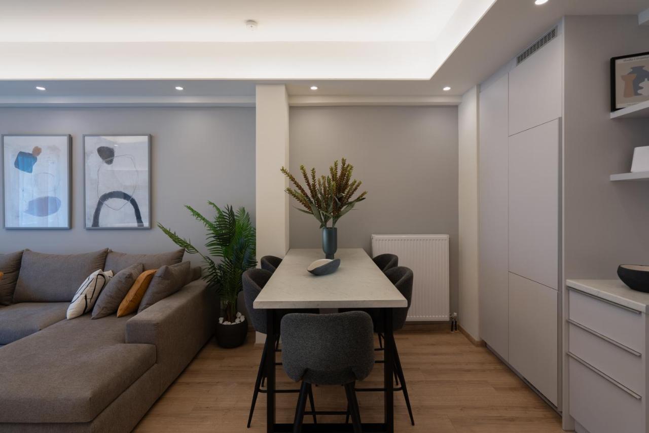 Newly Renovated 2 Bedroom Apartment, 5Min To Metro Athens Exterior photo