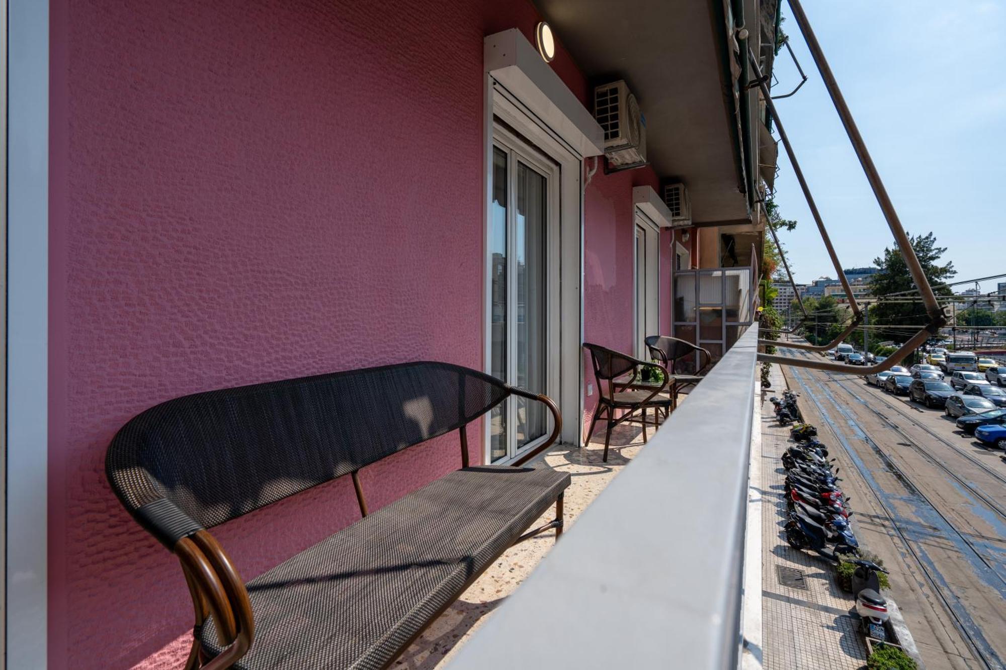 Newly Renovated 2 Bedroom Apartment, 5Min To Metro Athens Exterior photo