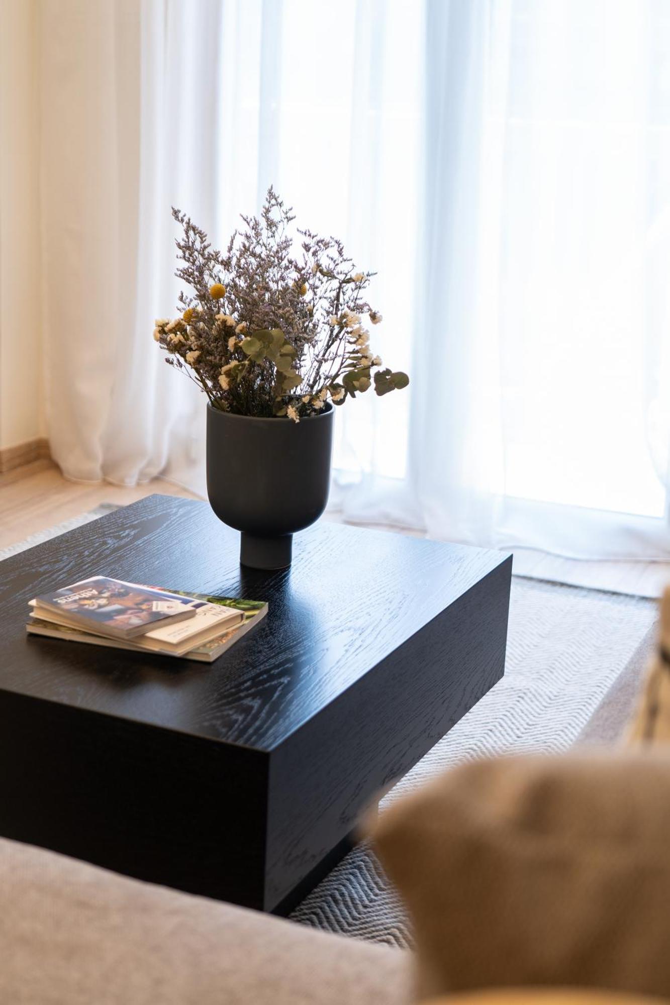 Newly Renovated 2 Bedroom Apartment, 5Min To Metro Athens Exterior photo