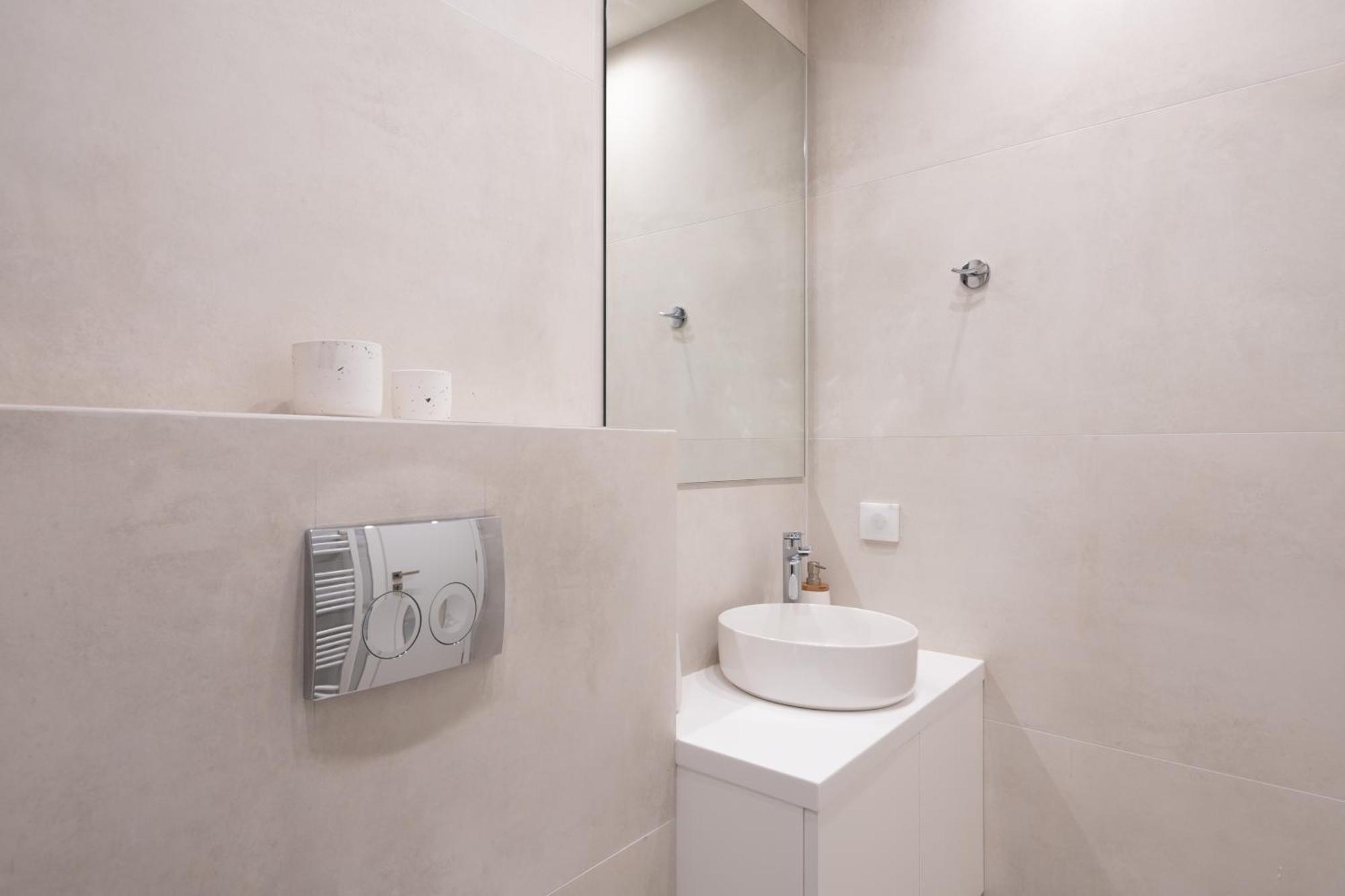 Newly Renovated 2 Bedroom Apartment, 5Min To Metro Athens Exterior photo