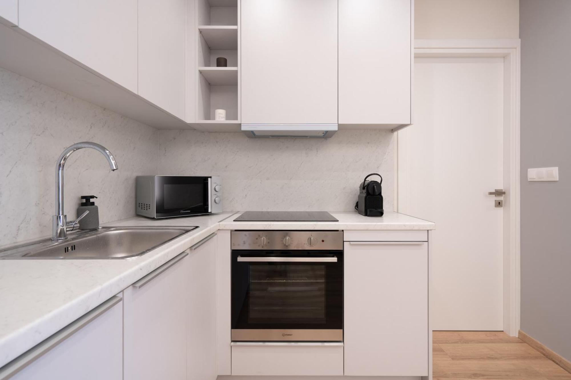 Newly Renovated 2 Bedroom Apartment, 5Min To Metro Athens Exterior photo