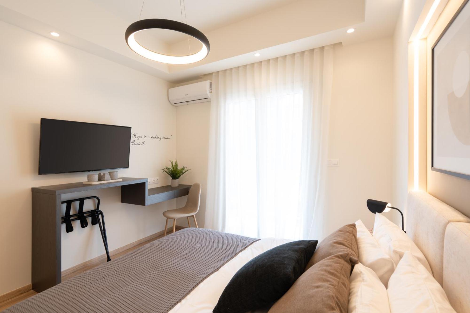 Newly Renovated 2 Bedroom Apartment, 5Min To Metro Athens Exterior photo