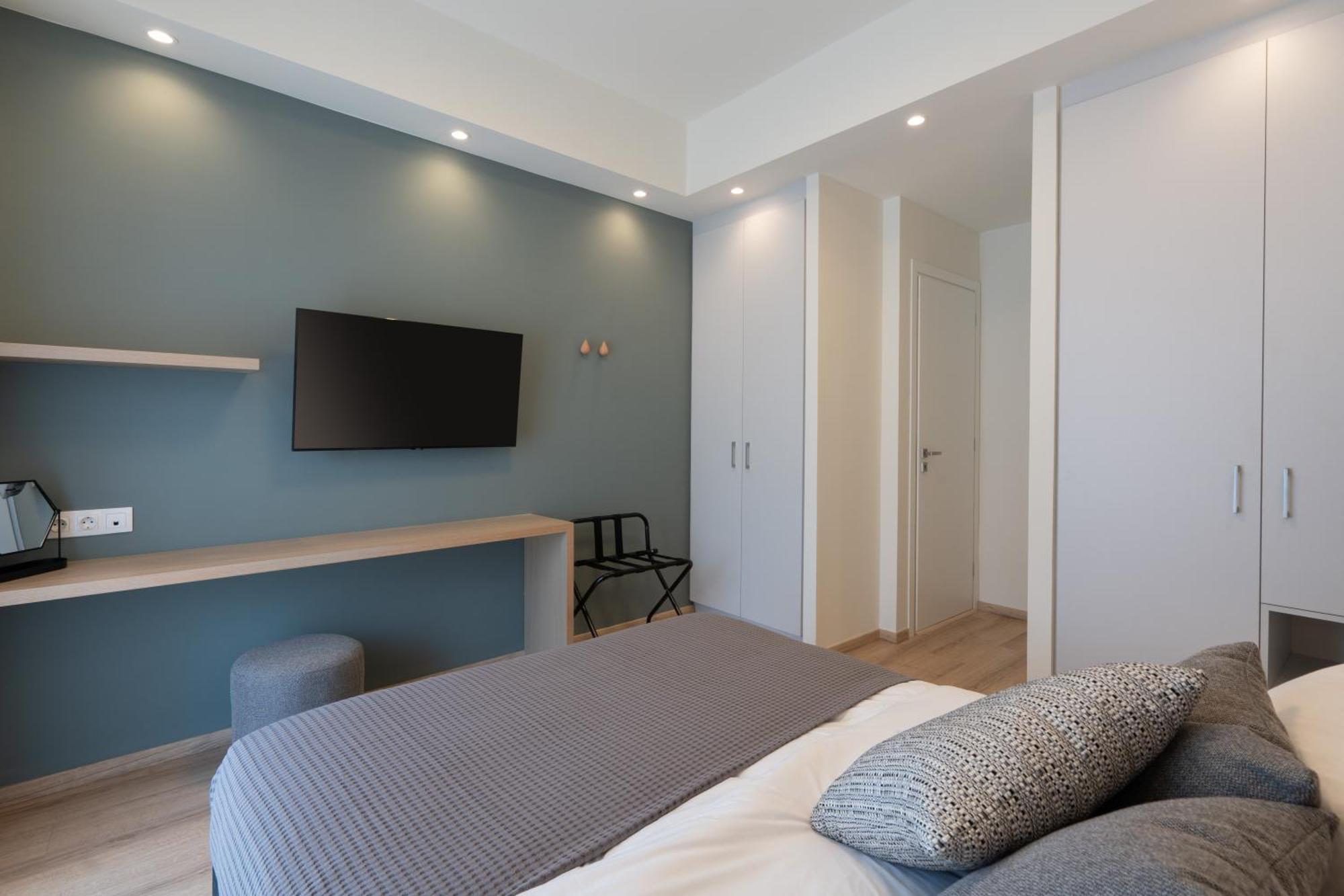 Newly Renovated 2 Bedroom Apartment, 5Min To Metro Athens Exterior photo