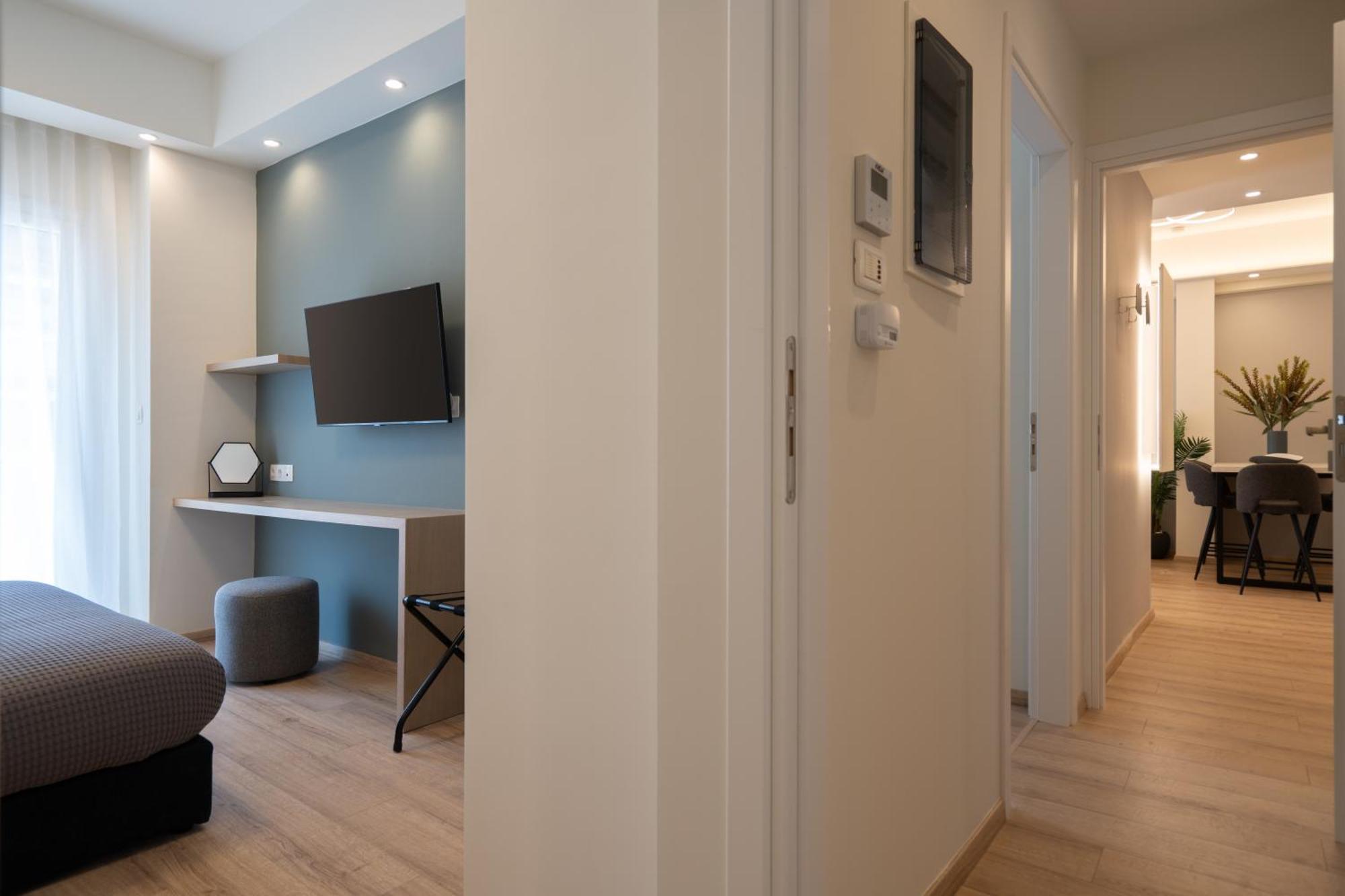 Newly Renovated 2 Bedroom Apartment, 5Min To Metro Athens Exterior photo